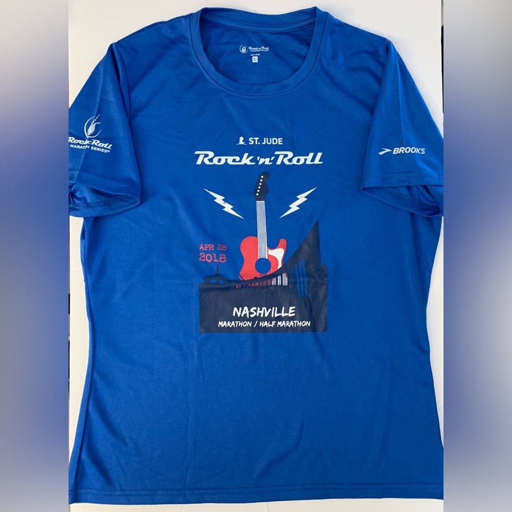 3/$20✨ Brooks Black Short Sleeve Tee Rock n Roll Series Marathon 2016 Nashville - Picture 2 of 10